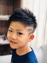 ヘアー クチュリエ ビーホワイト(hair couturier B:white) アシメ風ベリーショート+ライン