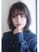 キュキュラ(CuCuLa)&nbsp;ふんわりバングが可愛いカールミディアム