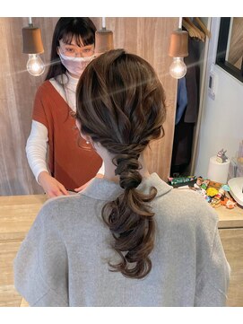 シエル(hair terrace Ciel) ローポニーテール