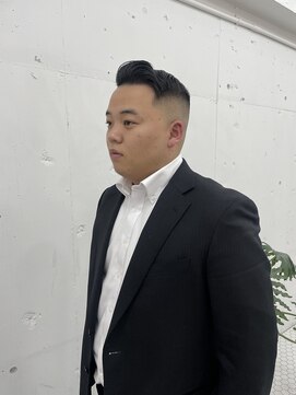 ウェルネス(Wellness) スキンフェードツイストスパイラルツーブロックマッシュ85