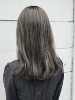 ルロン(Le rond)&nbsp;外国人の地毛のようなナチュラルアッシュ