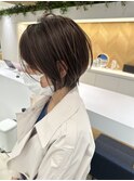 大人かわいい耳かけ丸みショートボブ2023年人気髪型