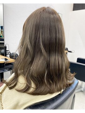 キラ 原宿(KILLA) 前髪カット_アンブレラカラー__韓国マッシュ_ウェーブパーマ