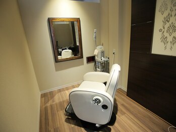 ヘアデザインアール(HAIR DESIGN  R)の写真/落ち着いた店内は、年齢・性別問わず居心地の良い空間です♪リラックスしながら極上のサロンタイムを☆