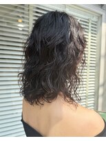 ロライマ 中目黒(roraima)&nbsp;ミディアムパーマ/縦巻き/ウェーブ/カール/ダークカラー/ムース