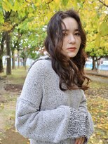 ケリーアン 太田(kelly.un)&nbsp;ロングレイヤー / お顔周りカット / ゆるふわパーマ