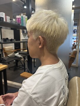 抜きっぱなしブロンドカラー