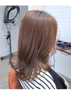 ヘアーサロン カヴィエ(hair salon covie) セミロング　アッシュカラー