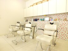 ヘアースペース ルーシー(hair space Rucy)の雰囲気（白を基調としたシャンプー台☆）