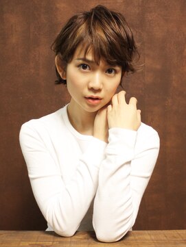 シアンデルカ(CYANDELUCCA) 大人の耳掛けニュアンスショート