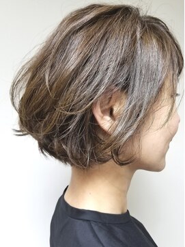 メリケンビューティーパーラー コウベ(MERICAN BEAUTY PARLOR KOBE) 【ショート/大人カワイイショートボブ】tomo