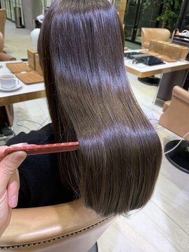 アンド ストーリーズ(&STORIES) 髪質改善イルミナカラーストレート艶髪ハイトーンカラー