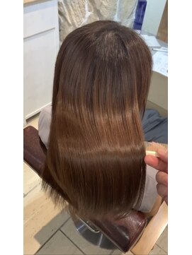 ラウラアンドロー(LAURA&RO) 『LAURA』思わず触れたくなる艶髪ロング☆30代