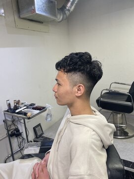 メリケンバーバーショップ フクオカ(MERICAN BARBERSHOP FUK) クロップパーマ