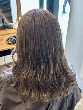 エルバイラビス 大宮(elu by lovis) モード/大人ガーリー/似合わせカット/ハイライト/大宮