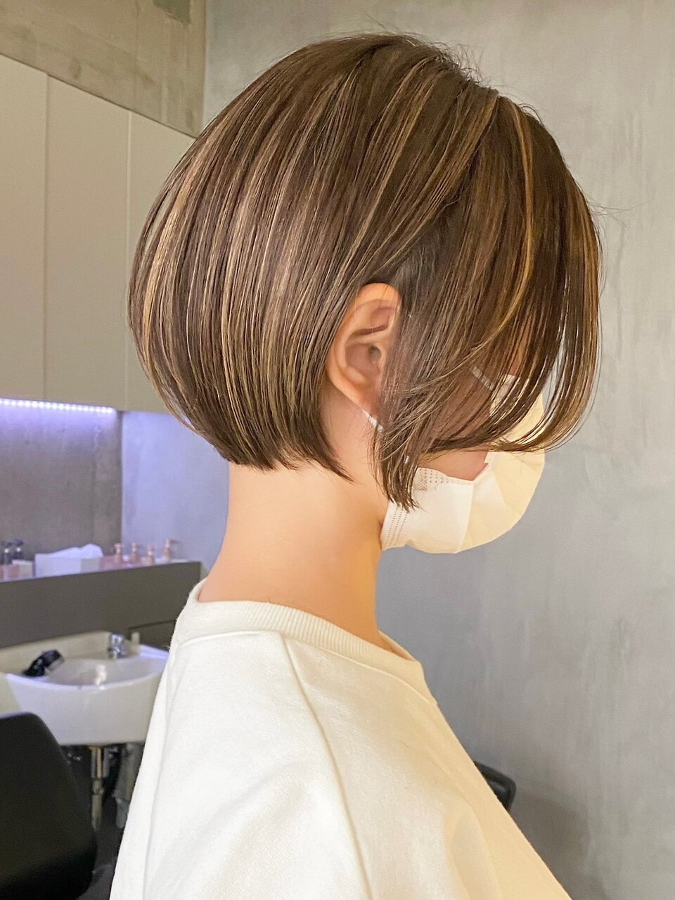 丸みショートヘアピンクベージュカラーミルクティーベージュ