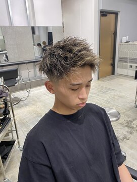 サンズ 梅田(SUNS) スキンフェード×ツイストスパイラル