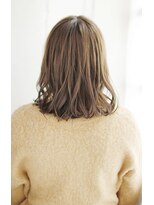 シュシュット(chouchoute)&nbsp;レイヤーカットウェットヘアデザインカラーオリーブベージュ/065