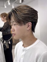 リヴ オオサカ(LIV OSAKA)&nbsp;フェザーショートフェザーパーマメンズハイライトセンターパート