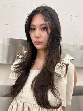 ヒュー 広島(HEW) 韓国顔まわりレイヤー大人かわいいグレージュヘア20代30代