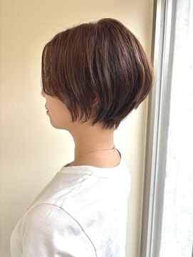 ペスカケイクリエイティブ(PESCA K-CREATIVE) ベージュのショートボブ