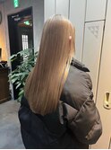 ミルクティーグレージュ髪型 ミディアムレイヤーカット