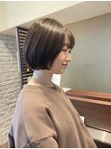 ショートボブ　オリーブグレージュ
