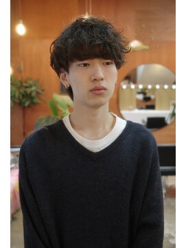 エディ(Edy) マッシュウルフ波巻きスパイラルパーマメンズパーマ眉毛カット