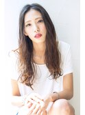 センター分けほつれウェーブロング