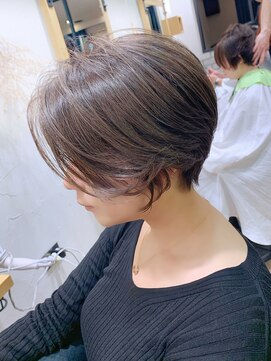 アヴァロン(AVALON) お手入れ簡単！前下がり丸みショート×ボタニカルデジタルパーマ