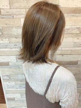 マーリャヘアー(mallia hair) くびれ外ハネミディアム