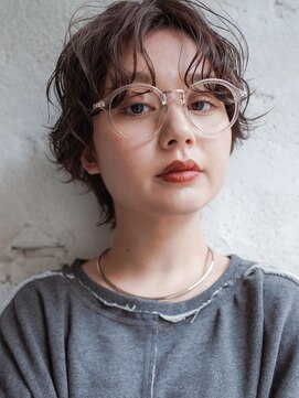 カライング(ing) 大人可愛い20代30代40代黒髪前下がりひし形小顔ボブ丸みショート