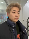 黒髪ニュアンスパーマセンターパートスパイラルパーマショート