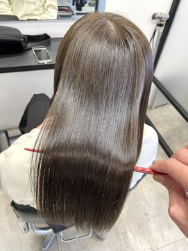 サロウィン 池袋(SALOWIN) ブリーチなしオリーブベージュ × 美髪ストレート #282