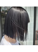 ダークトーンで切りっぱなしボブ