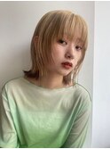 ブロンドエンドカラーボブウルフ顔周りレイヤー