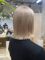 サンク 原宿 表参道(cinq) ブリーチカラーハイトーンカラーミルクティーベージュボブ原宿