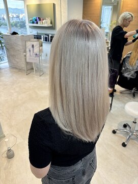 コード 四条河原町駅店(CHORD) ホワイトベージュ/京都河原町/ホワイト/ベージュ/ハイトーン