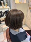 大人の上品丸みショートボブ×立体感を生む白髪活かし