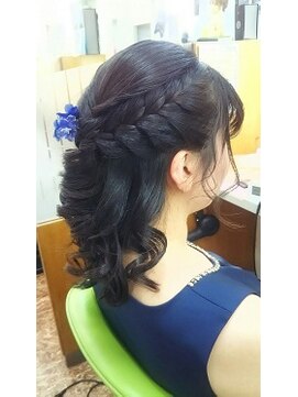 エリアデュクス(AREADEUX) ハーフアップ＆編み込み