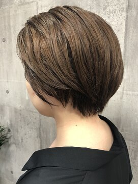 エンド(END) かきあげ耳掛けハンサムショート