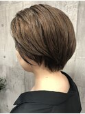 かきあげ耳掛けハンサムショート