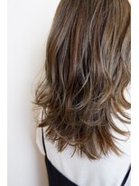 ミザルー(Misirlou)&nbsp;ハイライトで透明感カラー