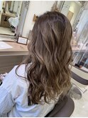 くすみベージュグラデーションカラー