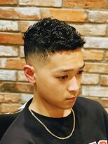 ヒロギンザバーバーショップ 丸の内店(HIRO GINZA BARBER SHOP)&nbsp;スキンフェード×カーリーヘア【東京/丸の内/大手町】