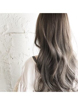 カルラ(Karra) アッシュブラウン