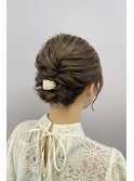 ミディアムヘアアップスタイル