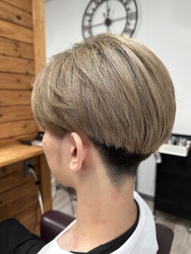 シャッター(Shutter) 刈り上げ　センターパート