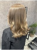 スモーキーベージュ