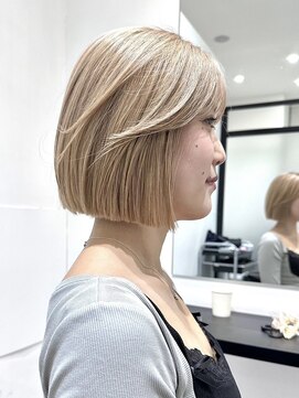 ヴィヴィー 福岡天神店(VIVIE) ぱつっとラインが人気の切りっぱなしボブ